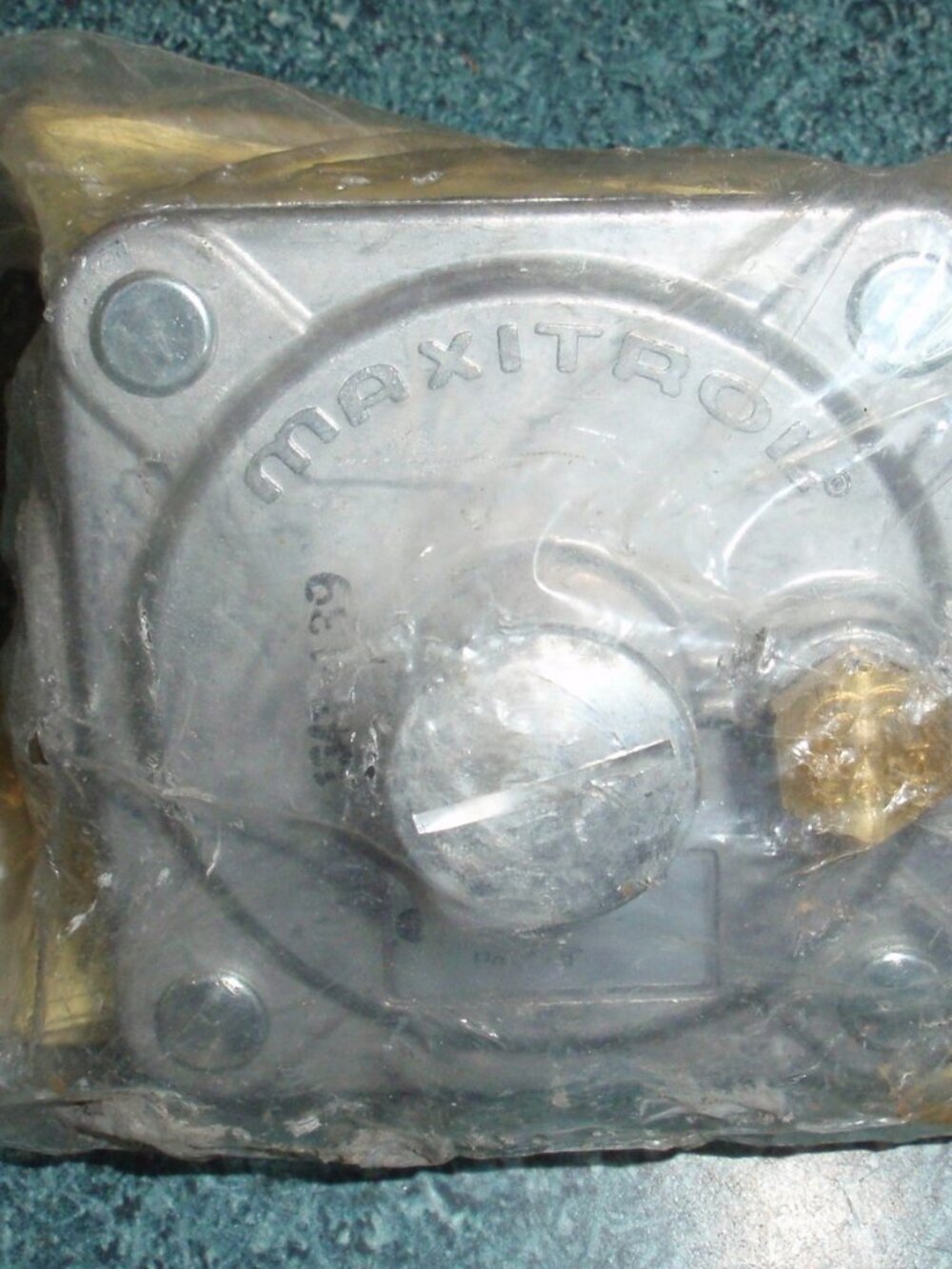 GRAINGER 4E226 Maxitrol Pressure RV48 Regulator Natural Gas 3/4" PSIG 3"-6"